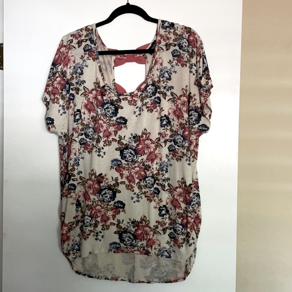 Floral rose printed short sleeve top